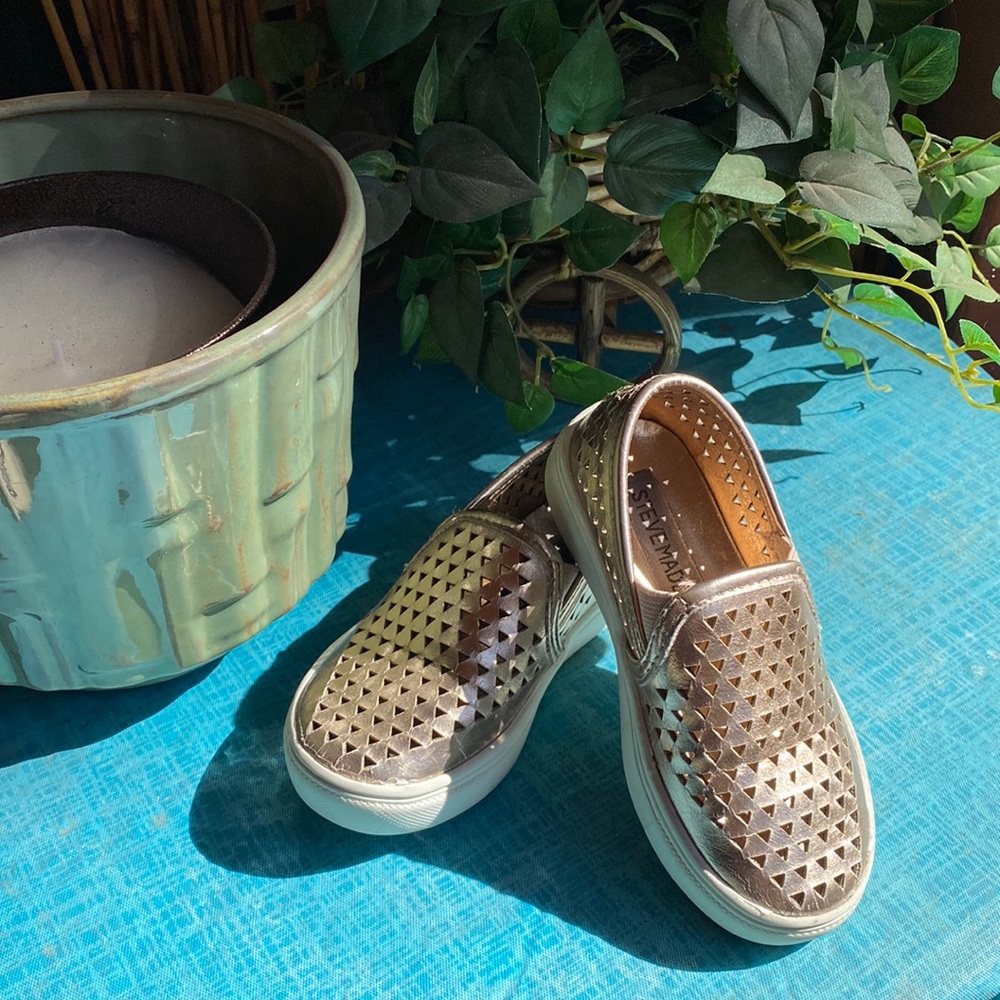 Gold Steve Madden shoes size 8
